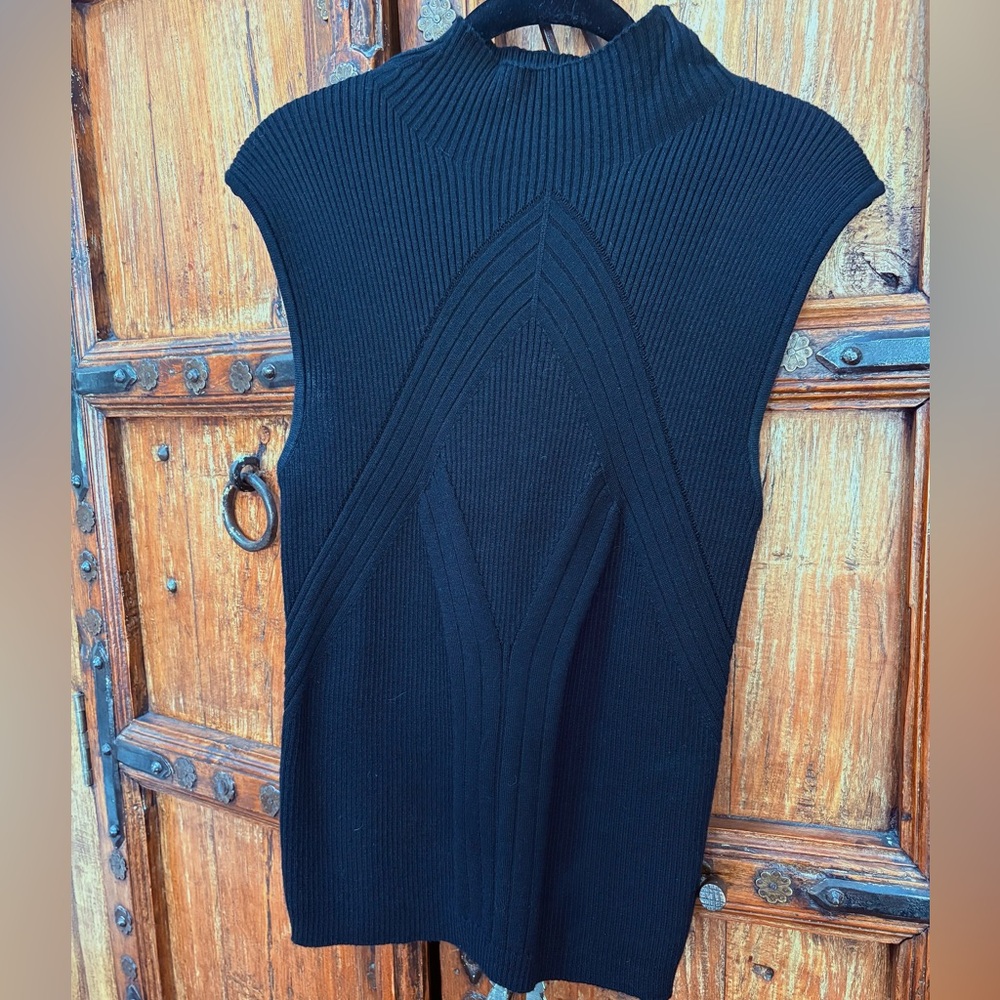 Truth by Republic Black Ribbed Sleeveless Sweater L/G EUC